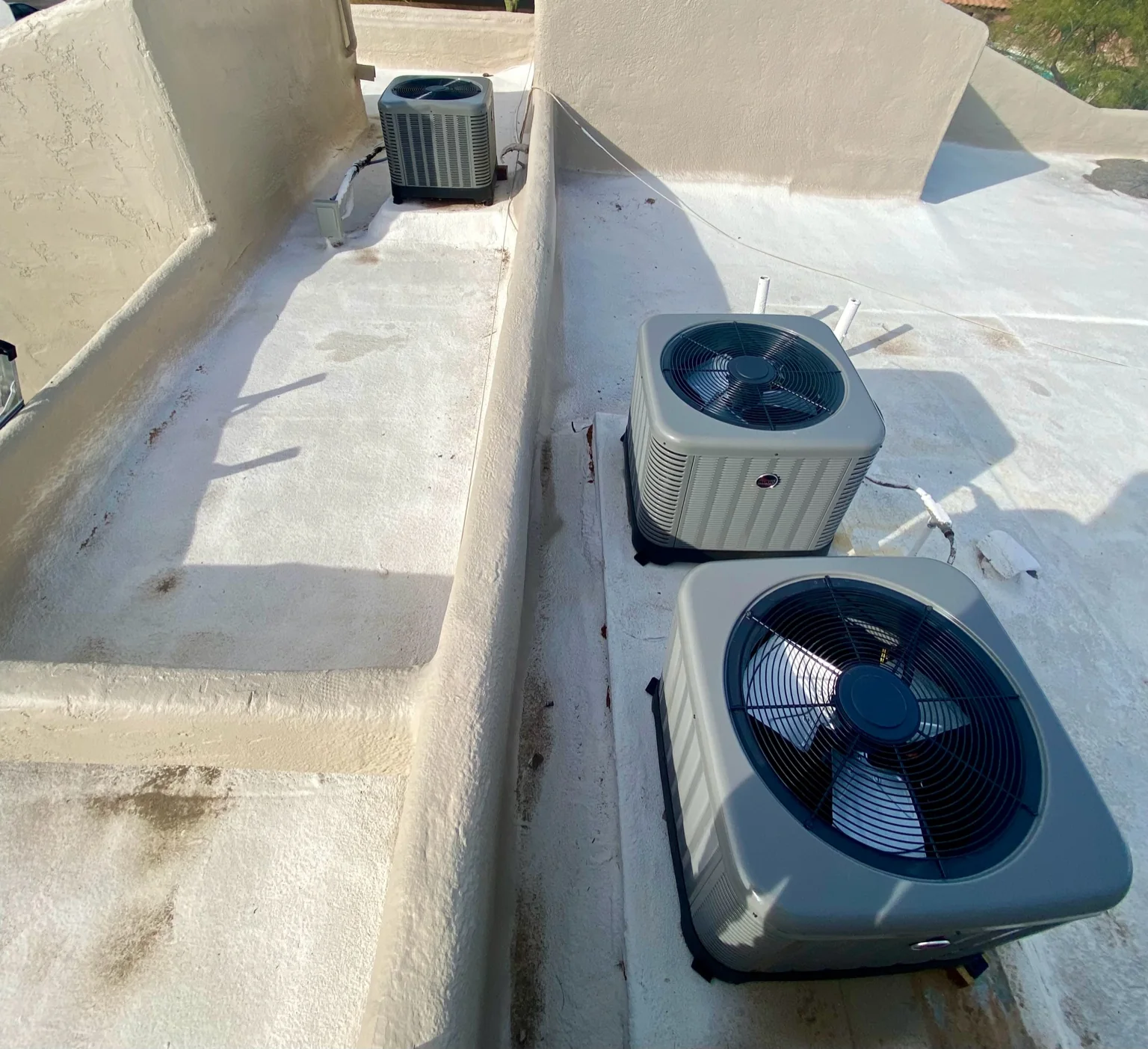 Multiple outdoor condensing units in a rooftop application.